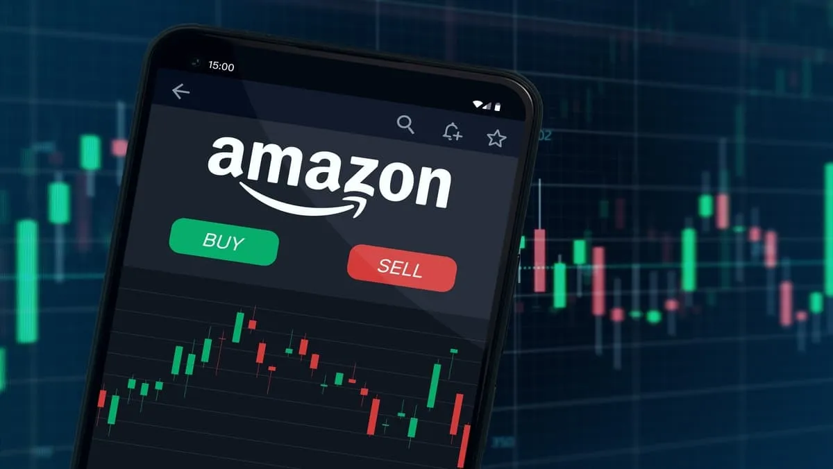 Amazon Shares Slip 2.5% as Market Awaits 2025 Outlook